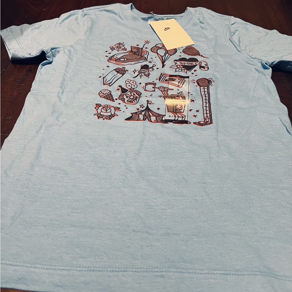 Nike NSW Light Blue Graphic Boys Short Sleeve Tee Shirt Size Medium